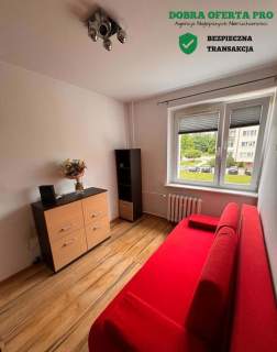 3 pokoje z dużym balkonem i piwnicą