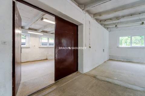 200m2 usługowo-magazynowego, duży parking