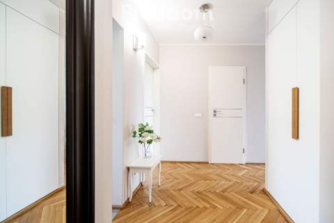 2 POK, GROCHÓW, PIWNICA, BALKON, KOMUNIKACJA