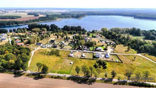 Radacz   działki budowlane nad jeziorem.