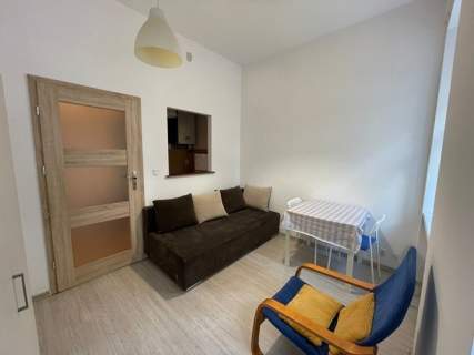 Oddzielne 2 pokoje przy st. metra- Strzelecka 44