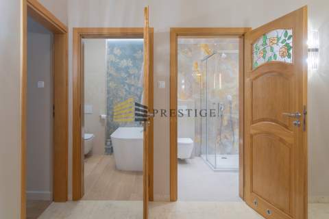 Mieszkanie 111 m , 4 pokoje, balkon, parking, rece