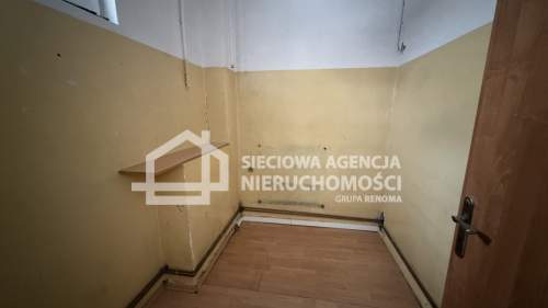 Lokal na parterze z witryną od gł.ul.-Gdy Obłuże
