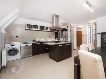 Dwupoziomowy apartament z balkonem os. zamknięte