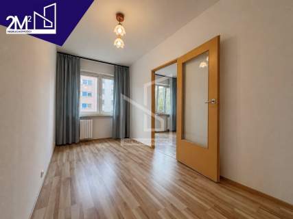 49,9 m 3 pokoje 2. piętro balkon piwnica