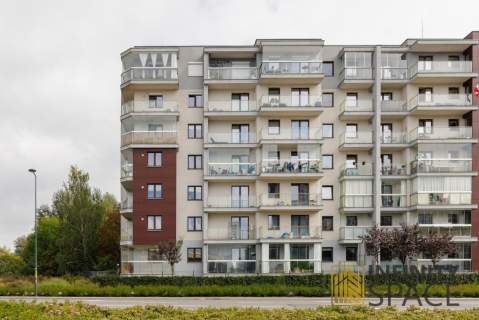 60 metrów Obok metra M2 Balkon Parking