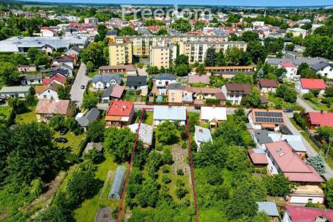 Dom z dużym ogrodem w centrum 930 m działki