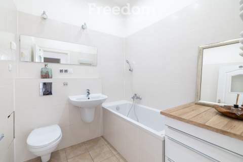 przy Baltic Plaza 3/4 gabinety winda
