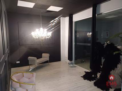 Atrakcyjny lokal w centrum, studio