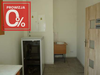Nowoczesna hala z biurowcem w Zakliczynie