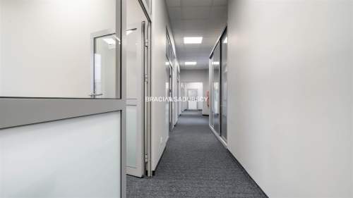Powierzchnia biurowa z parkingiem - 400m2
