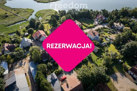 Przestronny dom z tarasami i widokiem na staw