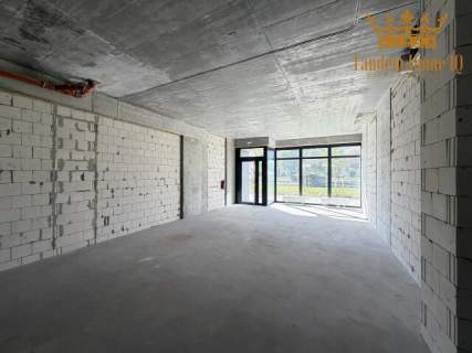 Na wynajem lokal usługowo-handlowy 105m2 Praga Północ widoczny...