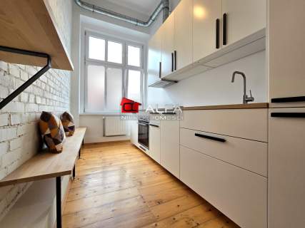 Klimatyczny loft z dużym balkonem 