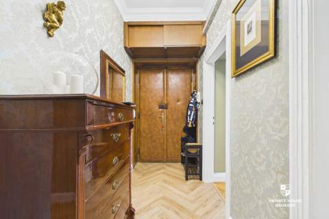 97 m2 facing the Słowacki Theatre Lift, Balcony AC
