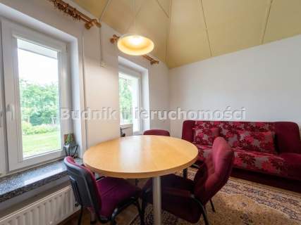 Jasne Studio 38 m , jak dom . Odrębne wejście.
