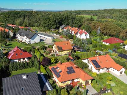 Dom wolnostojący w otoczenie gór i lasów 