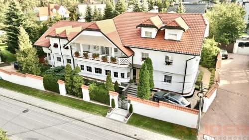 Luksusowy dom na sprzedaż z basenem