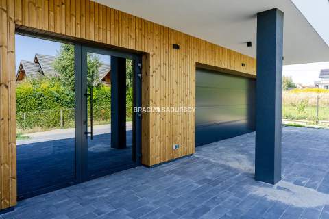 Nowoczesny dom Bębło, w stanie developerskim.