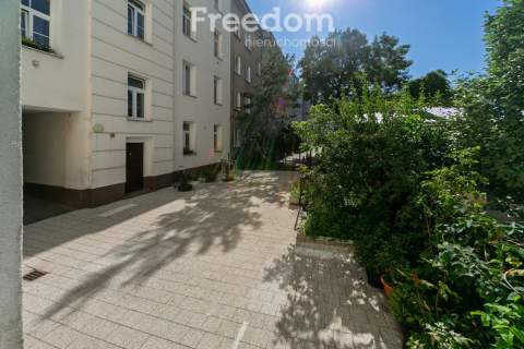 3 pokoje w przedwojennej kamienicy z 1937 r.