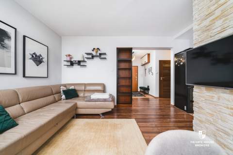 3 pokoje duży balkon miejsce postojowe