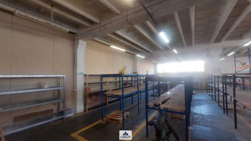 Magazyn ogrzewany z rampą i parkingiem