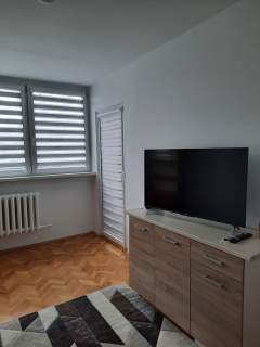 Umeblowane 2 pokoje po remoncie z logią