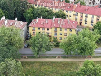 Kawalerka na 1 piętrze w centrum Ostrowca Św.