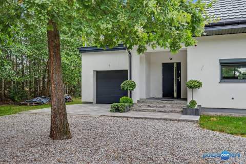Dom w otuleniu lasu 180 M2 1.1 HA 20 min do Radomia