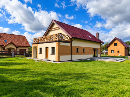 GOTOWY BIZNES NA MAZURACH DOM 3 CAŁOROCZNE DOMKI NAD JEZIOREM