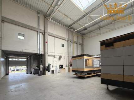 Na wynajem magazyn 435m2, biuro 170m2 w kompleksie biznesowym...