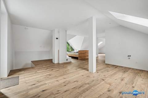 Dom w otuleniu lasu 180 M2 1.1 HA 20 min do Radomia