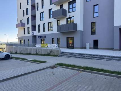 Duży lokal 146 m, 2 wejścia, możliwy podział