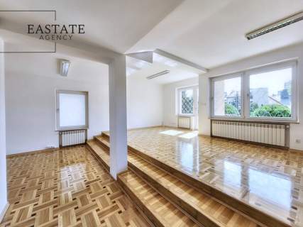 Dom biurowy/3 poziomy 240 m /7x Parking/Działka 500m2/Las B