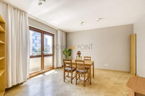 4 pokojowe mieszknie z balkone przy R. Wiatraczna