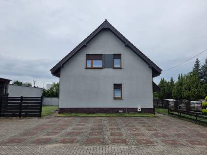 Sprzedam dom z garażem i halą