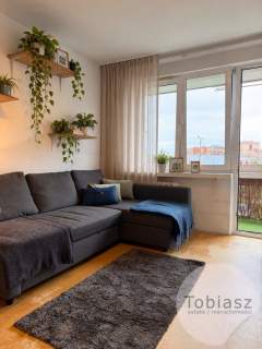 30 m2, osobna kuchnia, balkon, 1 piętro