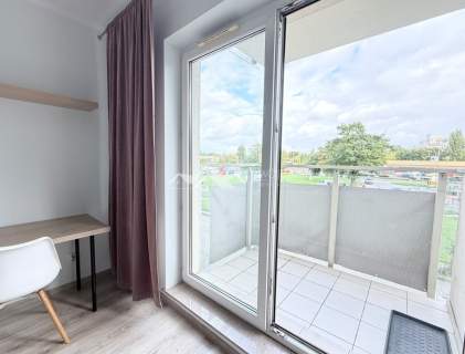 2 POK, osobna kuchnia, balkon, winda, garaż, park.