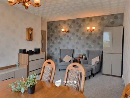 3-pokoje z oddzielną kuchnią, balkonem i piwnicą