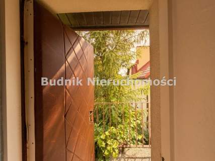 Jasne Studio 38 m , jak dom . Odrębne wejście.