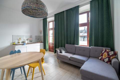 Łódź Piotrkowska/ 4 niezależne kawalerki/ booking