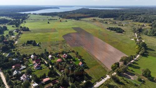 Działka zamieszkaj nieopodal Jeziora Roś 