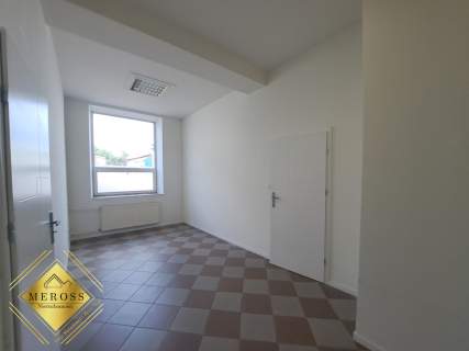 Dwupomieszczeniowe biuro w centrum