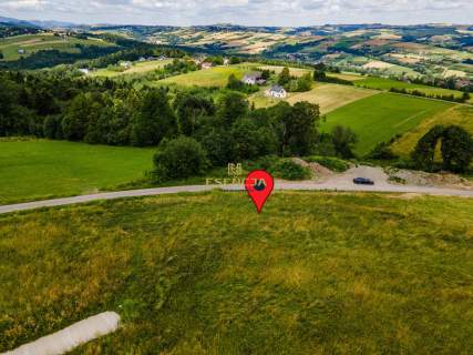 Widokowa działka budowlana w malowniczej okolicy