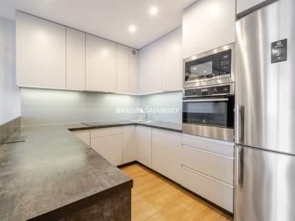 Nowoczesny 3-pokojowy apartament z balkonem.