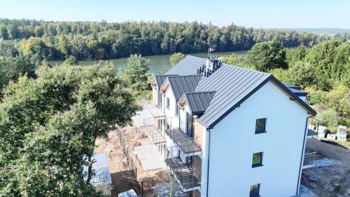 Apartament nad jeziorem z dwoma balkonami