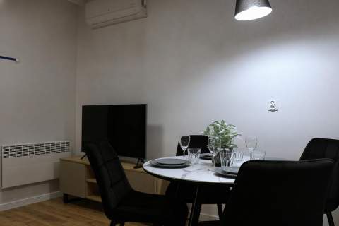 Nowoczesny Apartament z klimatyzacją i dużym balkonem