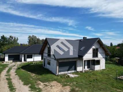 Nowoczesny dom Garaż 2-stanowiskowy PKP 500m