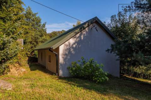 DREWNIANY DOM PO GRUNTOWNYM REMONCIE NA 1,35 HA -