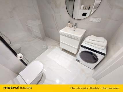 LUKSUSOWY APARTAMENT, 2 MJC POSTOJOWE, KOMÓRKA